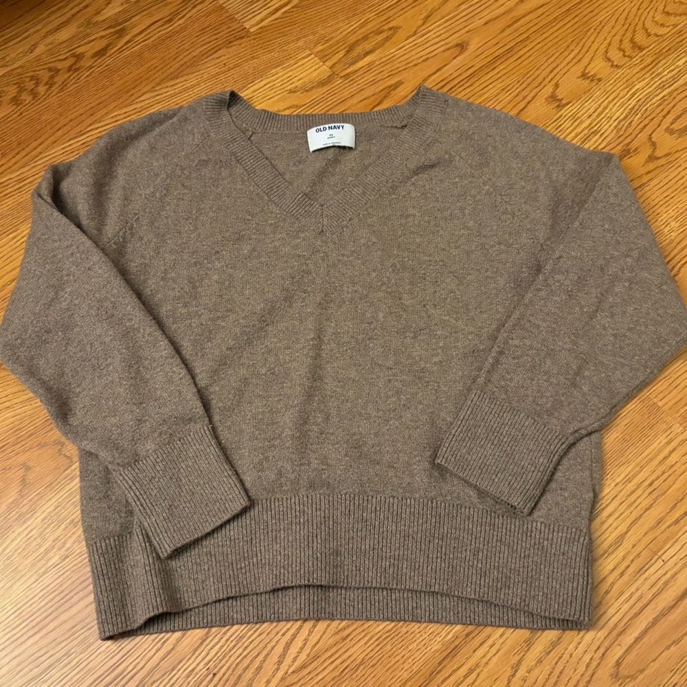 Old Navy V-Neck Sweater in Brown